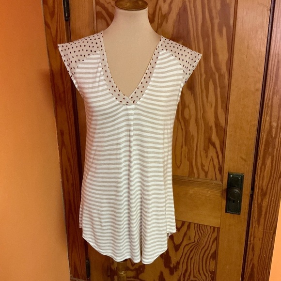 Anthropologie little yellow button striped top - Picture 4 of 8